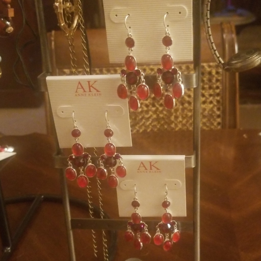Brand New Anne Klein Dangle Earrings Pm 450 Aa
